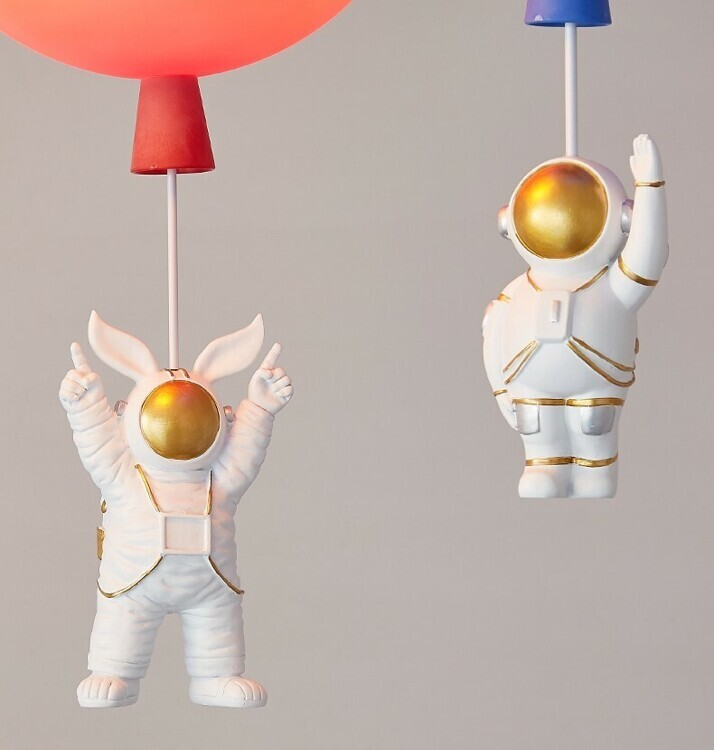 Kids Chandelier Аstronaut